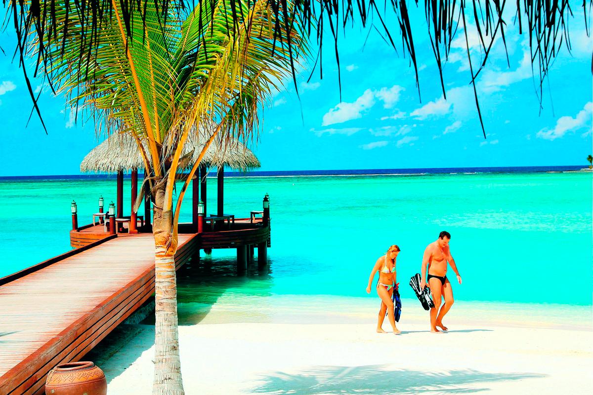 Maldiverna är parens paradis. Vart man än vänder blicken ser man förälskade par. Men det är å andra sidan lätt att vara kär i ett paradis som ?Anantara.
