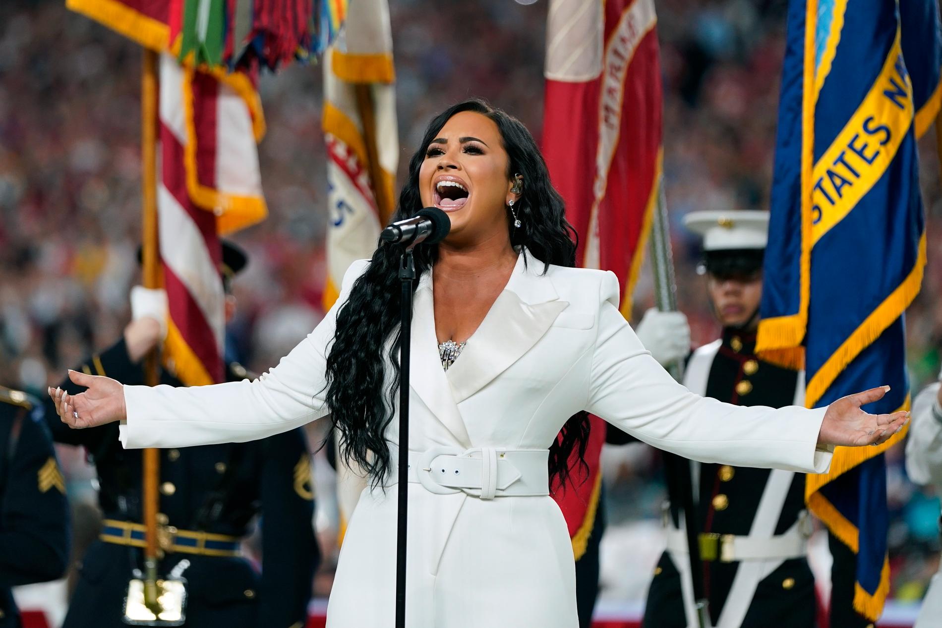 Demi Lovato sjöng nationalsången under Super Bowl 54.