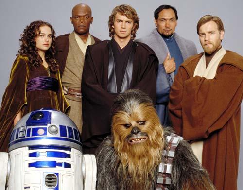 Padmé Amidala (Natalie Portman), Mace Windu (Samuel L. Jackson), Anakin Skywalker (Hayden Christensen), Bail Organa (Jimmy Smits), Obi-Wan Kenobi (Ewan McGregor), R2-D2 och Chewbacca (Peter Mayhew).