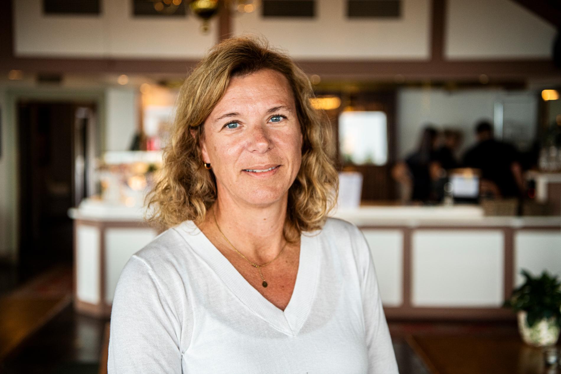 Helena Svärd, 53, är på väg till sitt sommarställe i Skåne. 