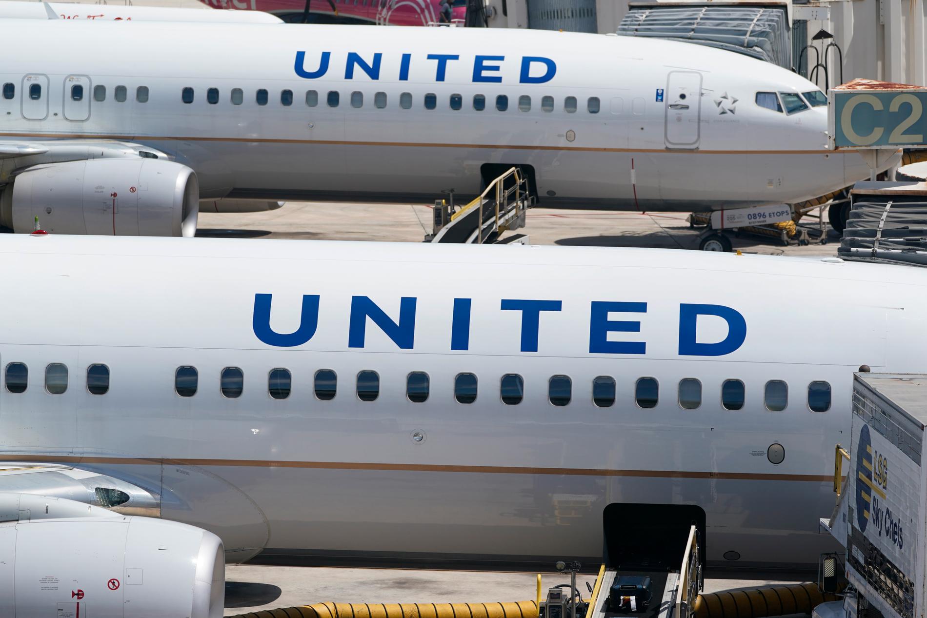 Ett United Airlines-plan utsattes för svår turbulens på väg till flygplatsen Newark.