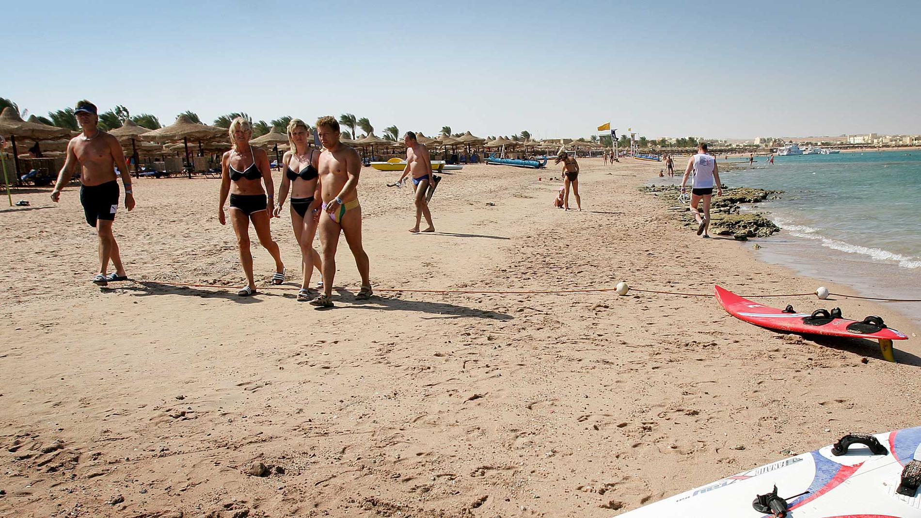 Turistnäringen i Egypten tycks kunna andas ut: bikini, alkohol och både män och kvinnor på samma strand kommer sannolikt att tillåtas även av den nyvalda regimen.