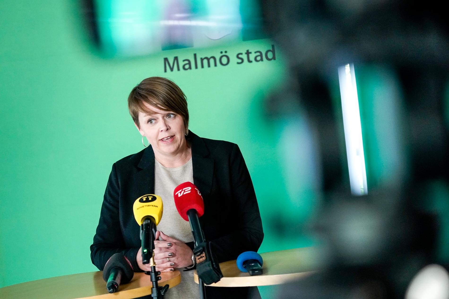 Katrin Stjernfeldt Jammeh, kommunstyrelsens ordförande och finanskommunalråd i Malmö, kommenterar danskarnas besked om gränsen på en pressträff under fredagen.