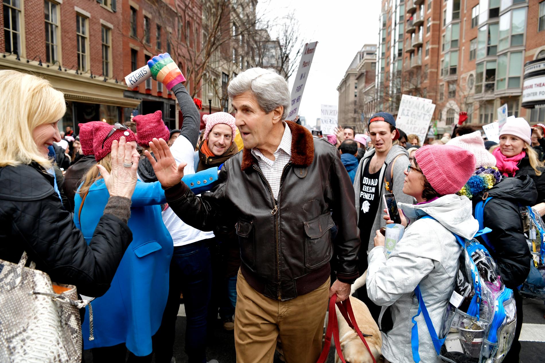 John Kerry dök upp på gatan.