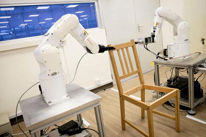 Robotar kan användas till mycket. Nu kan de sätta ihop Ikea-stolar också. 