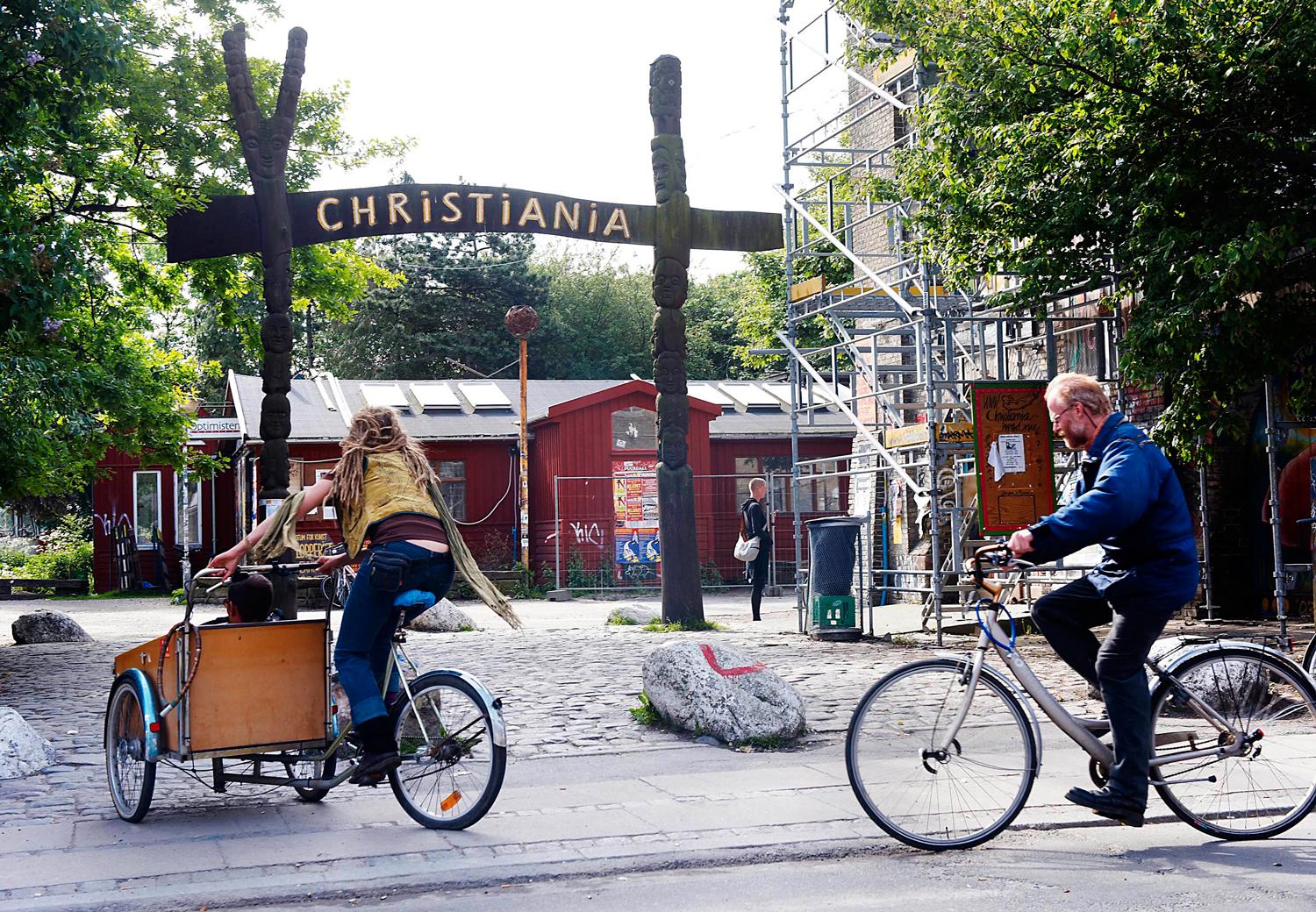 Ingången till Christiania i Köpenhamn.