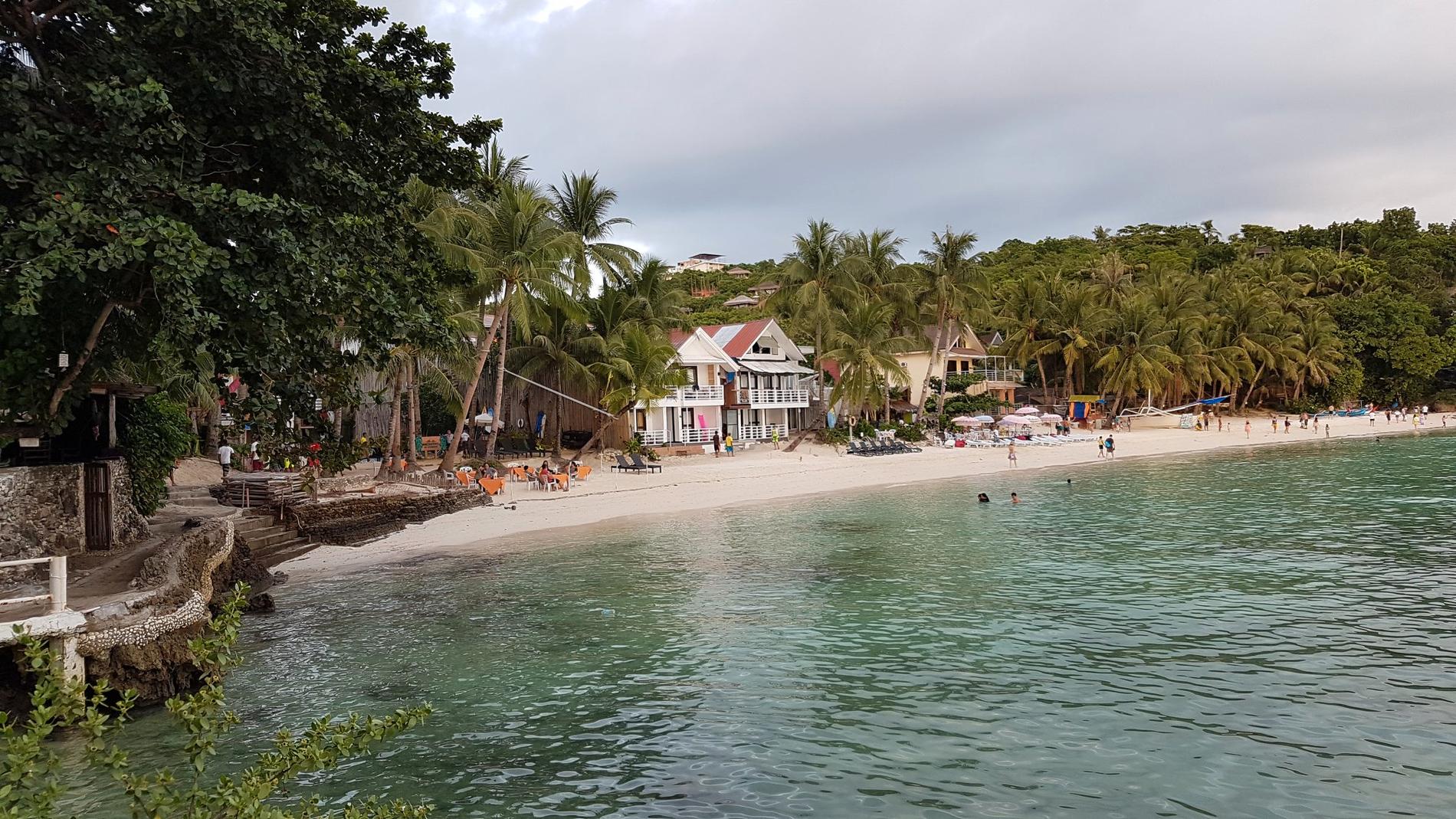 Boracay är en av turisternas favoritpats, här Diniwid Beach. 