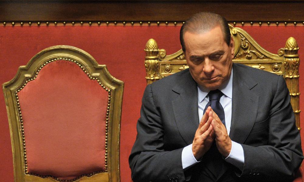 Ber till gudarna? Silvio Berlusconi har lyckats klamra sig kvar vid makten, skandalerna till trots. Frågan är om han kommer fortsätta klara konststycket, när flera rättegångar stundar.