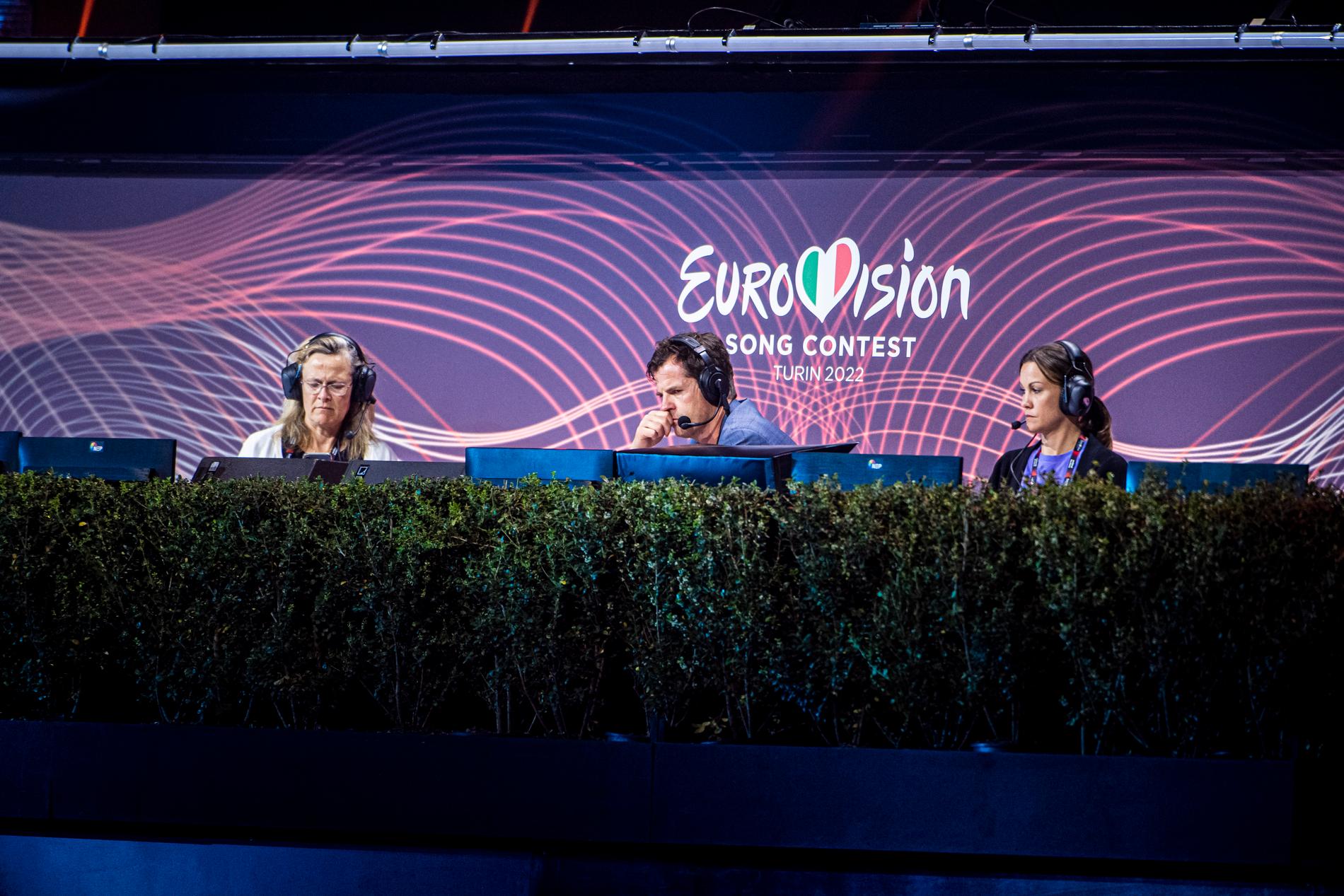 Eurovision song contests högsta chef Martin Österdahl satt med under genrepet som blev dubbelt så lång som sändningen ska vara.