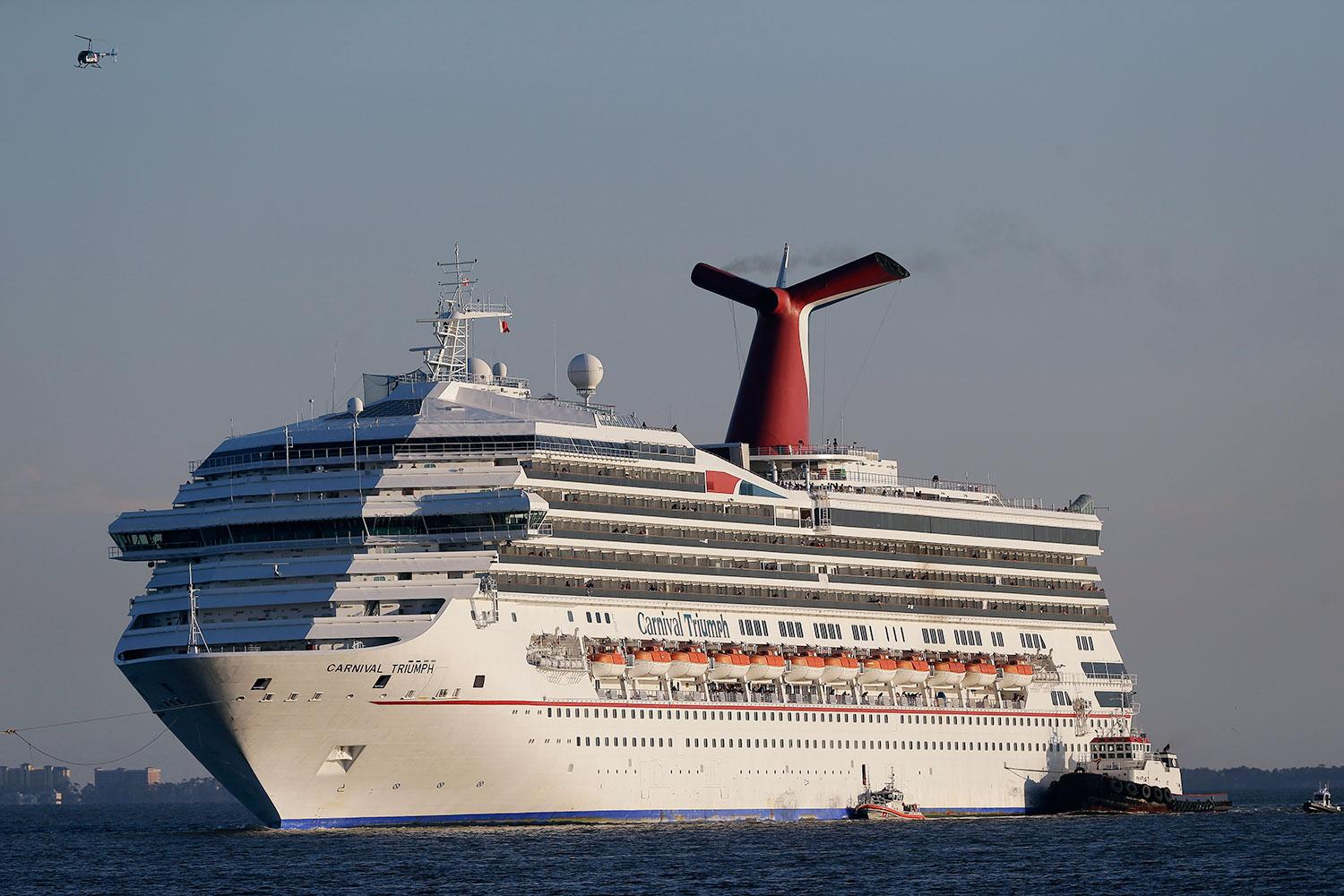 I februari 2013 eldhärjades maskinrummet på kryssningsfartyget Carnival Triumph.
