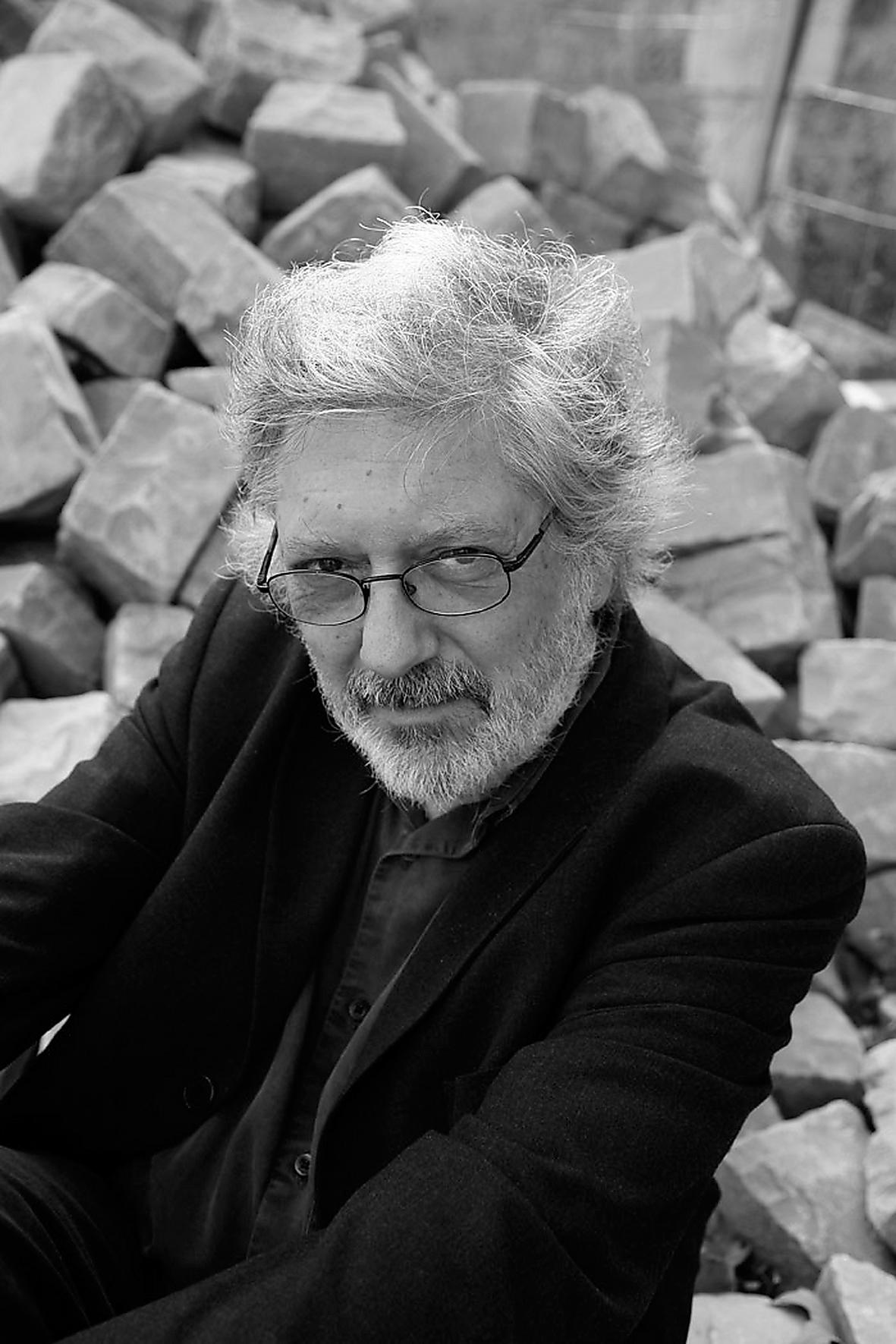 Jacques Tardi, född 1946, är en av Frankrikes mest läst serieskapare och har publicerat över fyrtio böcker. Ett tiotal av dem har tidigare givits ut på svenska. Foto: Isabelle Franciosa