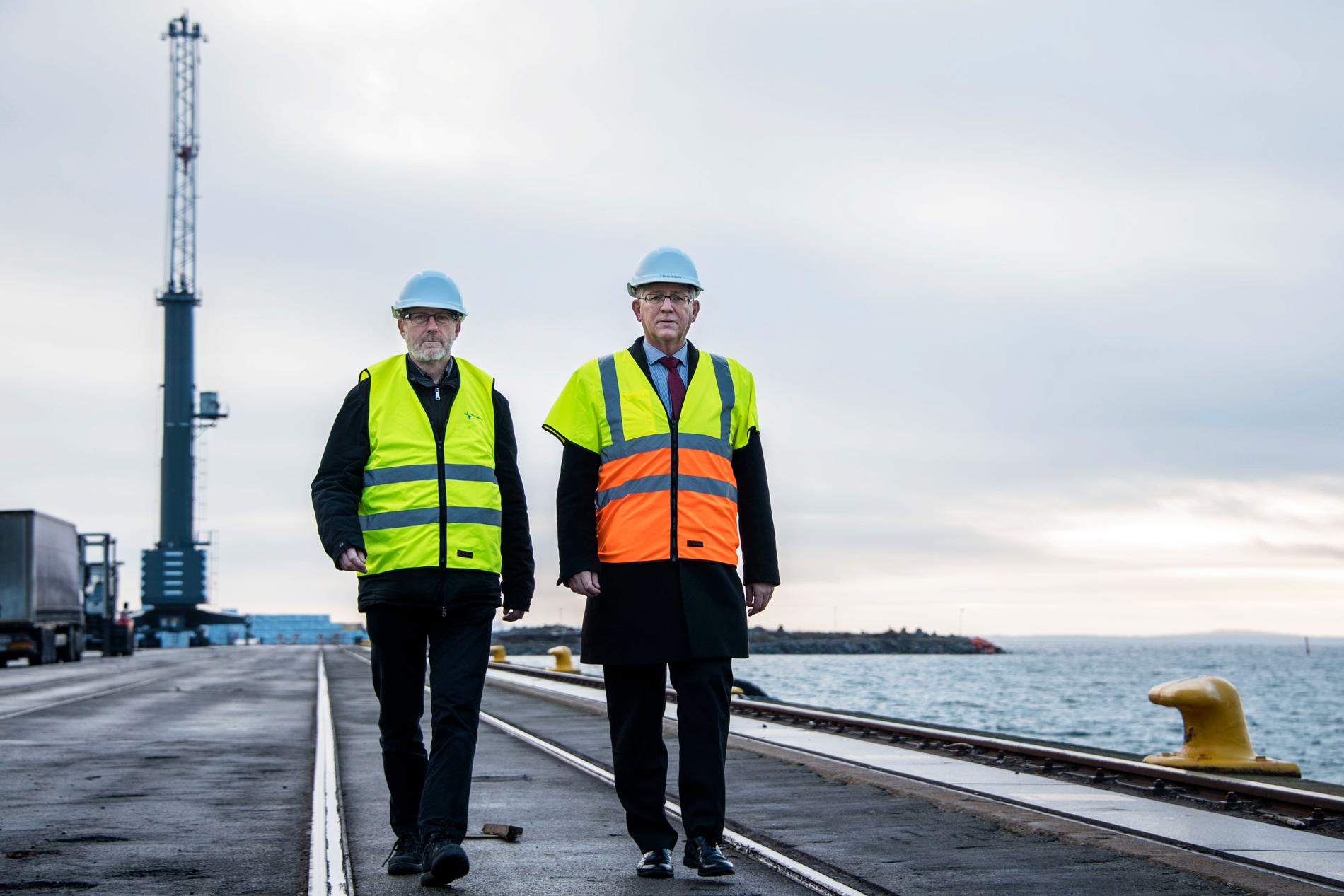 Anders Karlsson, styrelseordförande i Karlshamns hamn, (S) och Mats Olsson, vd Karlshamns hamn.