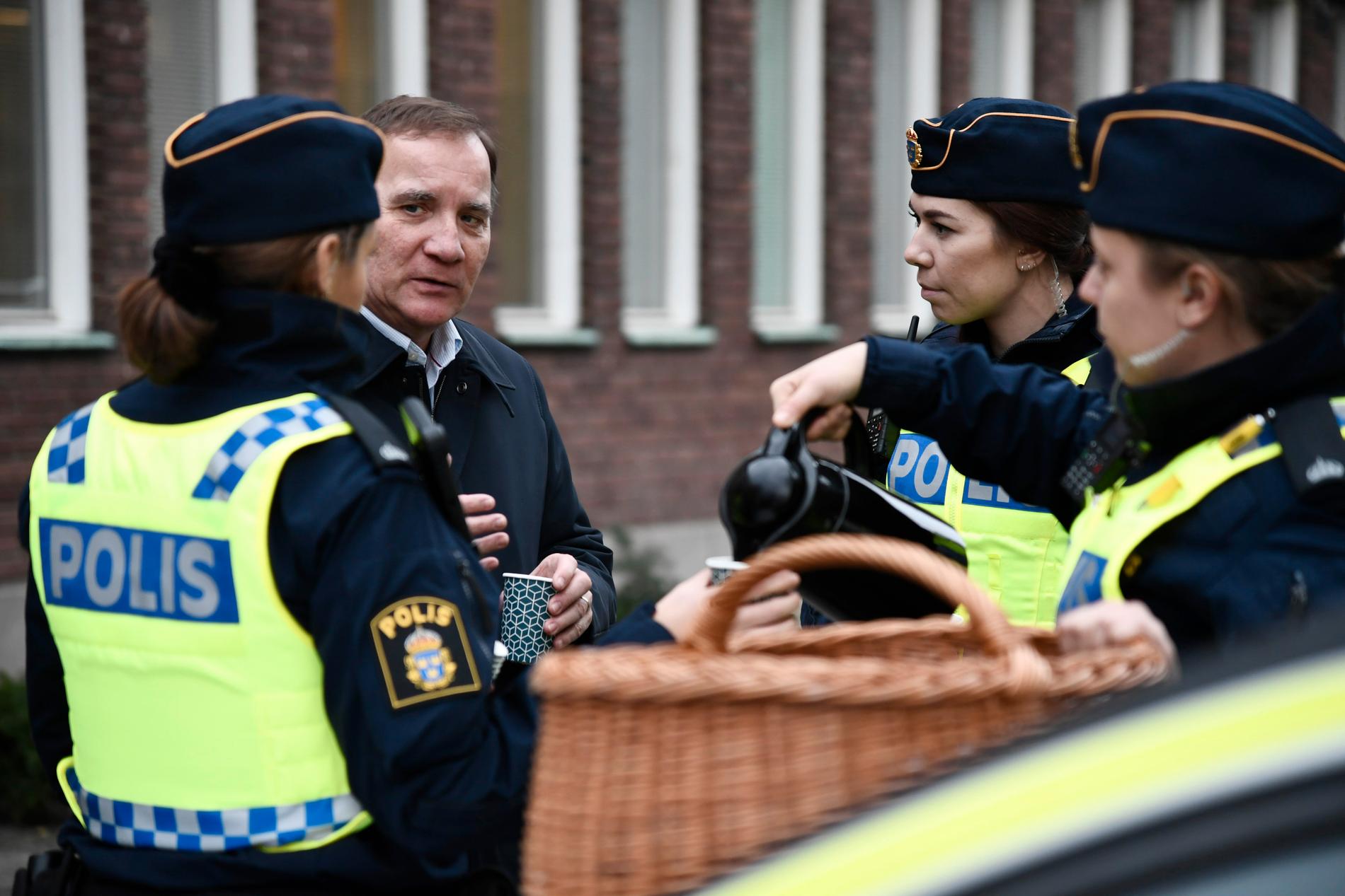 Stefan Löfven besökte polisen i Göteborg.