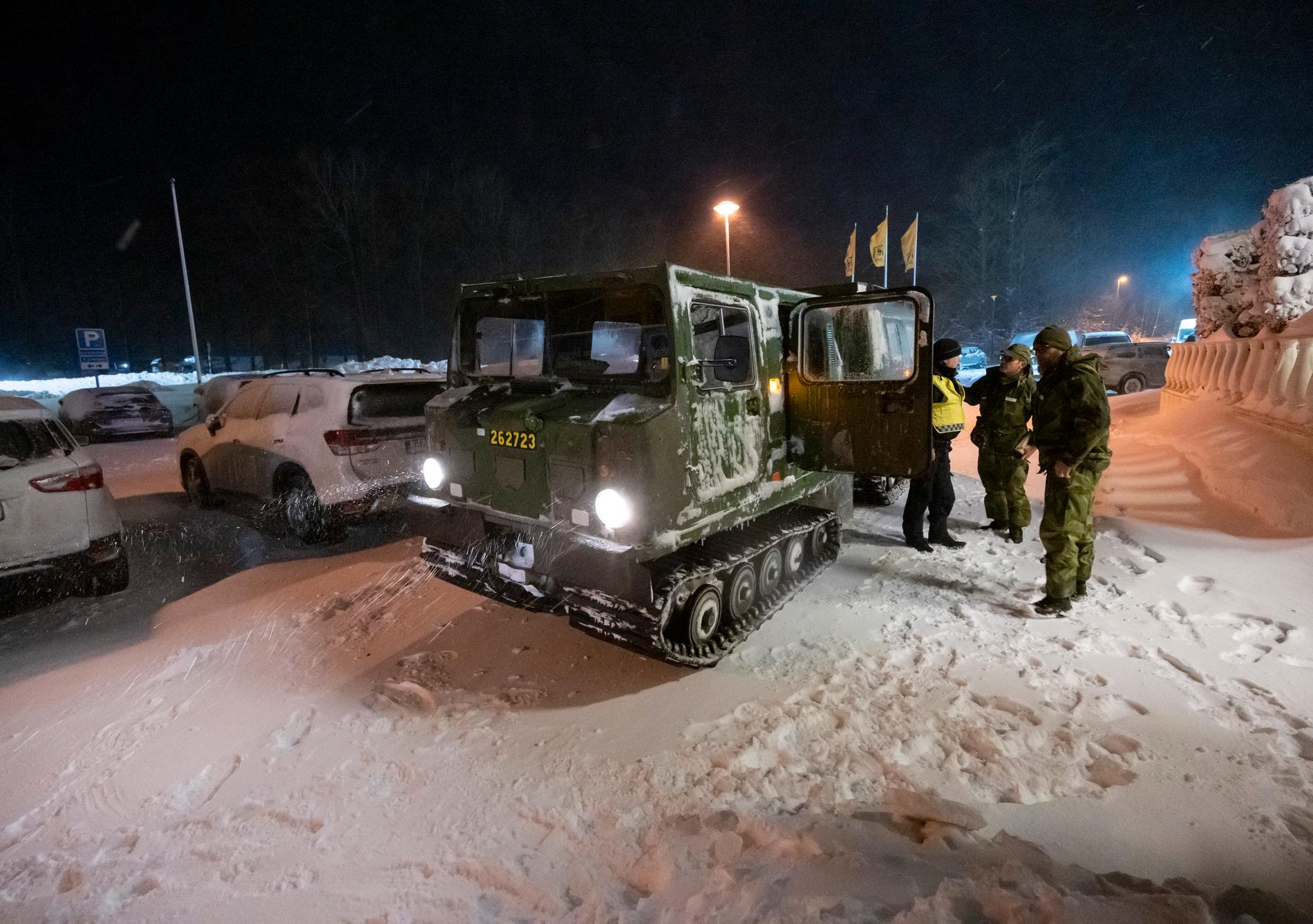 Bandvagnar användes i räddningsarbetet efter trafikkaoset på E22 i Skåne i början av januari. Arkivbild.