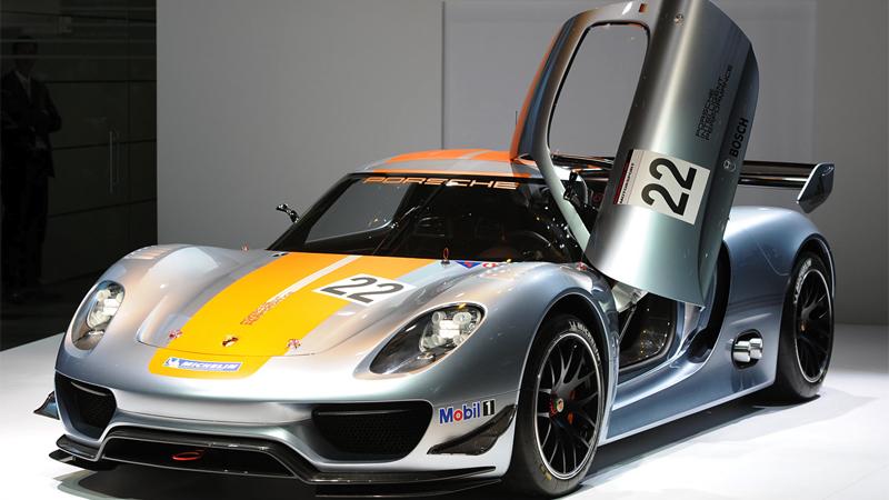 Porsche 918 RSR Concept, racingvariant av 918 Spyder Concept. Följer samma koncept som Porsche 911 GT3 R Hybrid, elmotor och V8 med totalt 767 hästar.