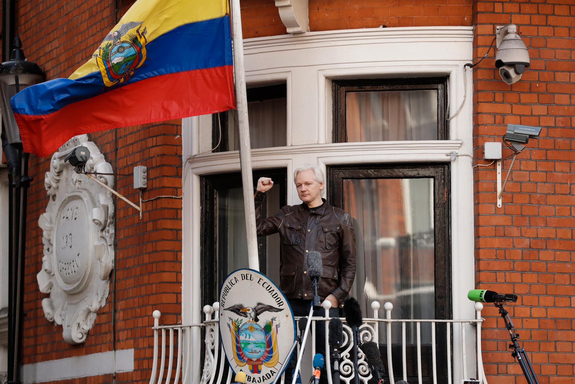 Julian Assange på ambassaden i London. Arkivbild.