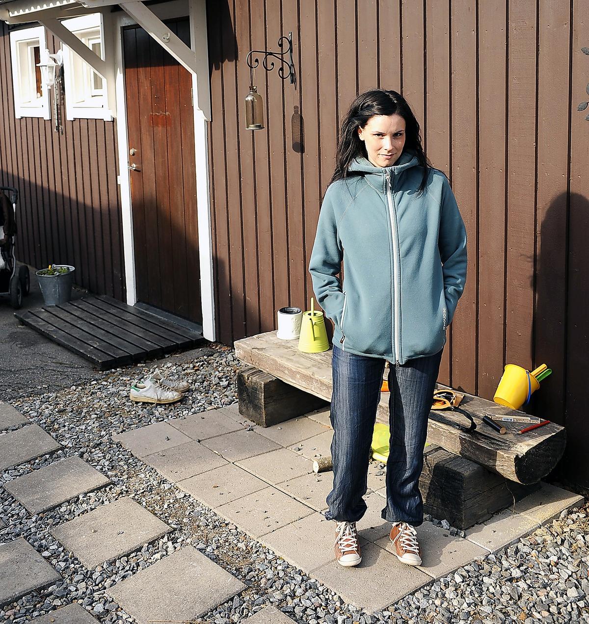 LÅNADE I TID Hanna Grenholm i Luleå är glad över att hon och sambon fick lånelöfte på huset innan de nya bolånereglerna börjat gälla.