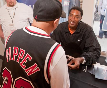 Scottie Pippen spelade i Chicago Bulls under storhetstiden på 90-talet då laget leddes av Michael Jordan. Obama kommer från Chicago.