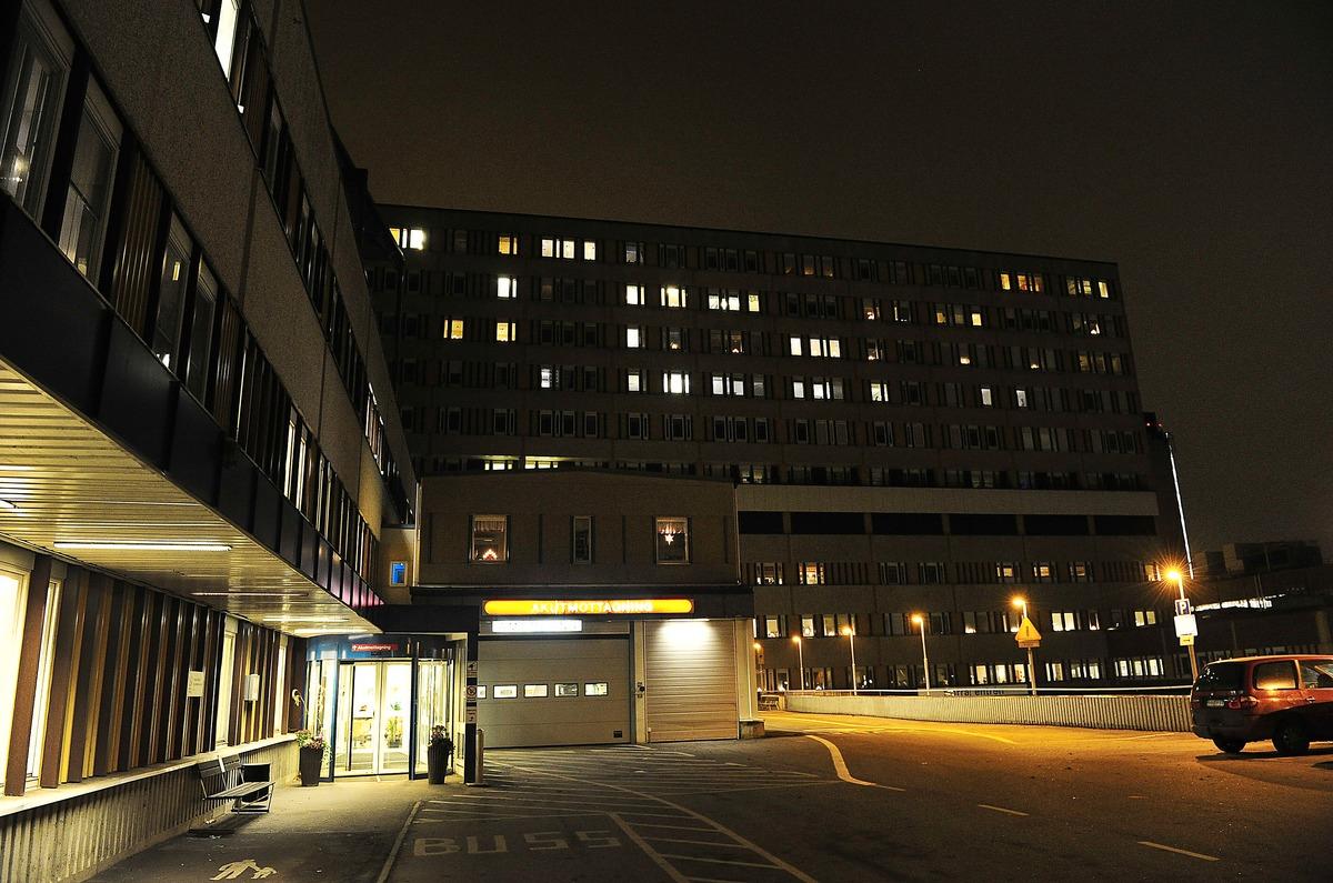 VÅRDAS PÅ SJUKHUS Mannen som förgiftades vårdas på intensiven på Linköpings universtetssjukhus för de skador han fick.