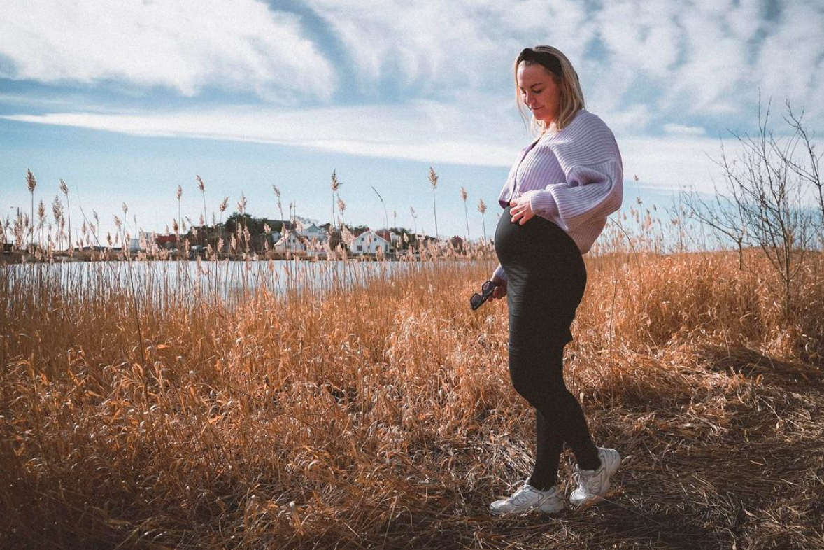 Emma Igelström berättade på Instagram att hon väntar barn.