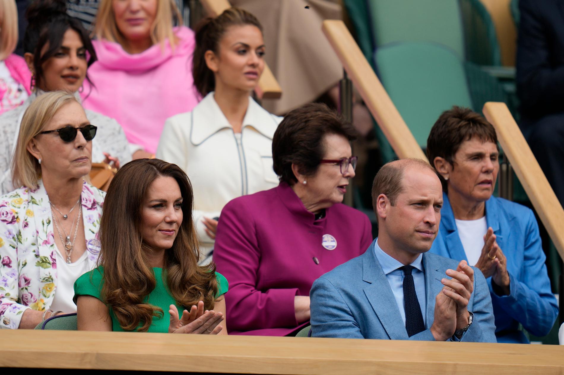Hertiginnan av Cambridge Kate Middleton tillsammans med Prins William under Wimbledon.