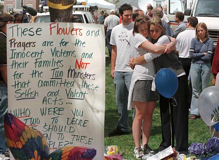 13 sköts till döds Massakern i Columbine high school i Littletown, Colorado, chockade en hel värld.