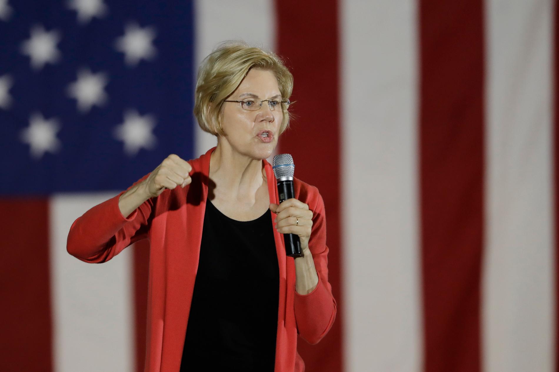 Presidentaspiranten och Massachusettssenatorn Elizabeth Warren vid ett kampanjmöte i Indiana.