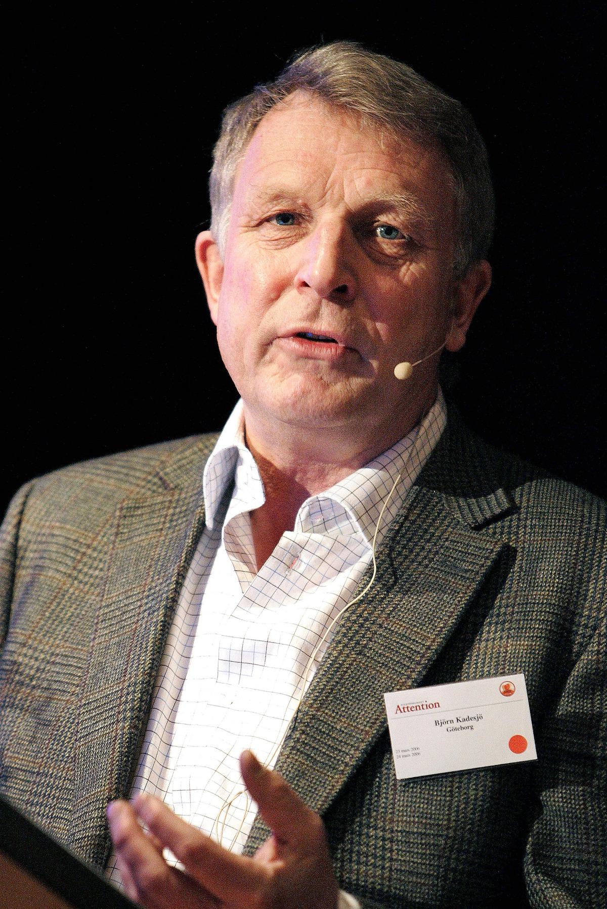 SATT PÅ TVÅ STOLAR  Björn Kadesjö anlitades 2005 som rådgivare­ vid lanseringen­ av adhd-medicinen Strattera. 2008 ingick han i Läkemedelsverkets expertgrupp­ som utvärderar vilka­ adhd-mediciner som bör användas i Sverige.