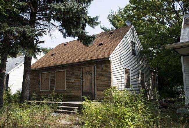 Eminem växte upp i ett Detroit som idag är förfallet. Här är huset han bodde i, som prytt två av hans skivomslag. 