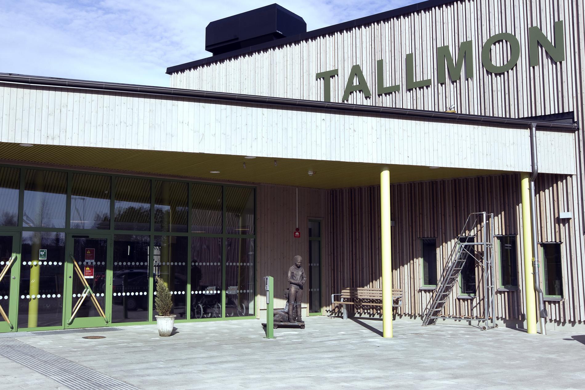 På äldreboendet Tallmon i Älvkarleby dog några av de första äldre i Sverige i Covid-19.