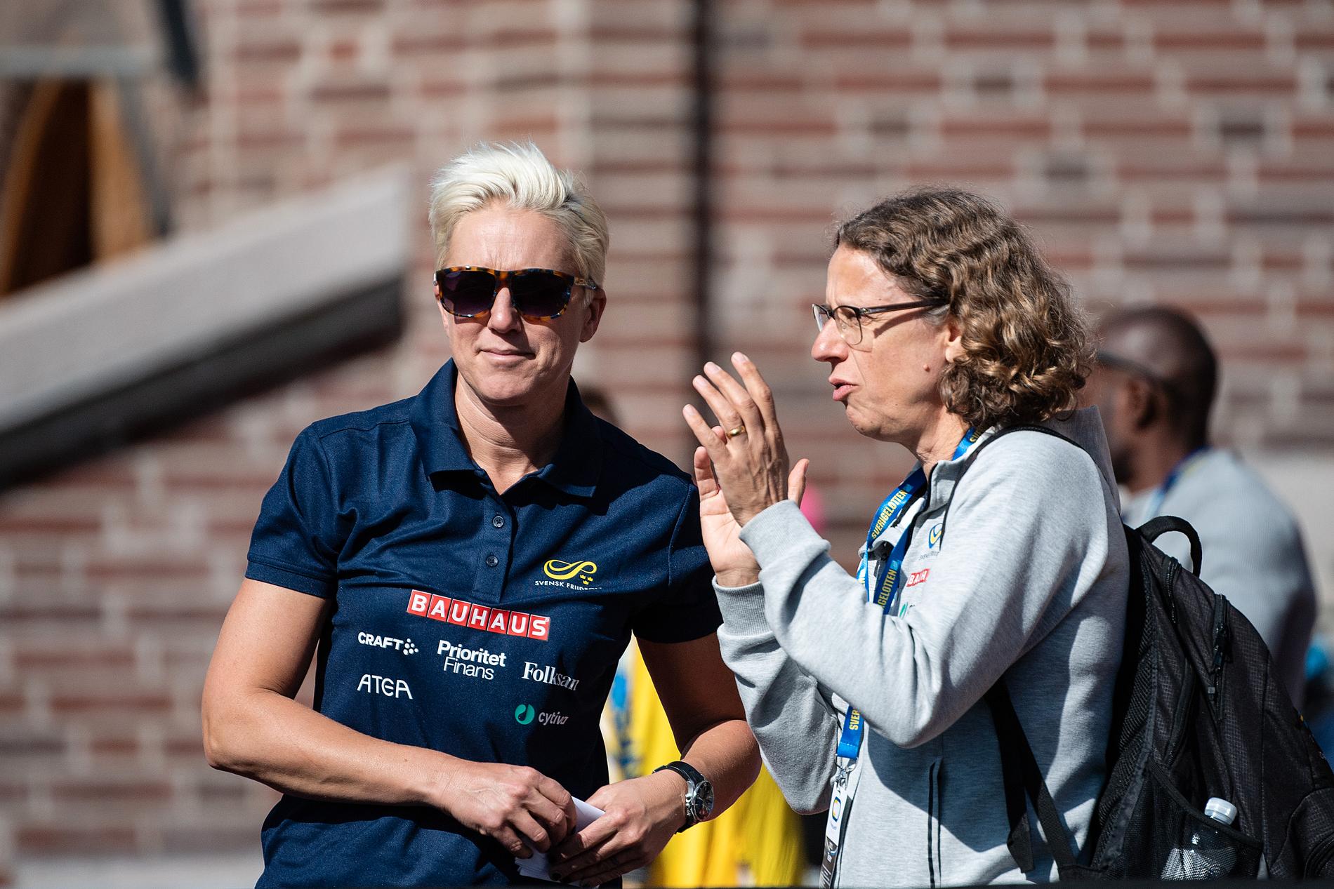 Kajsa Bergqvist och Karin Torneklint på Finnkampen 2021.