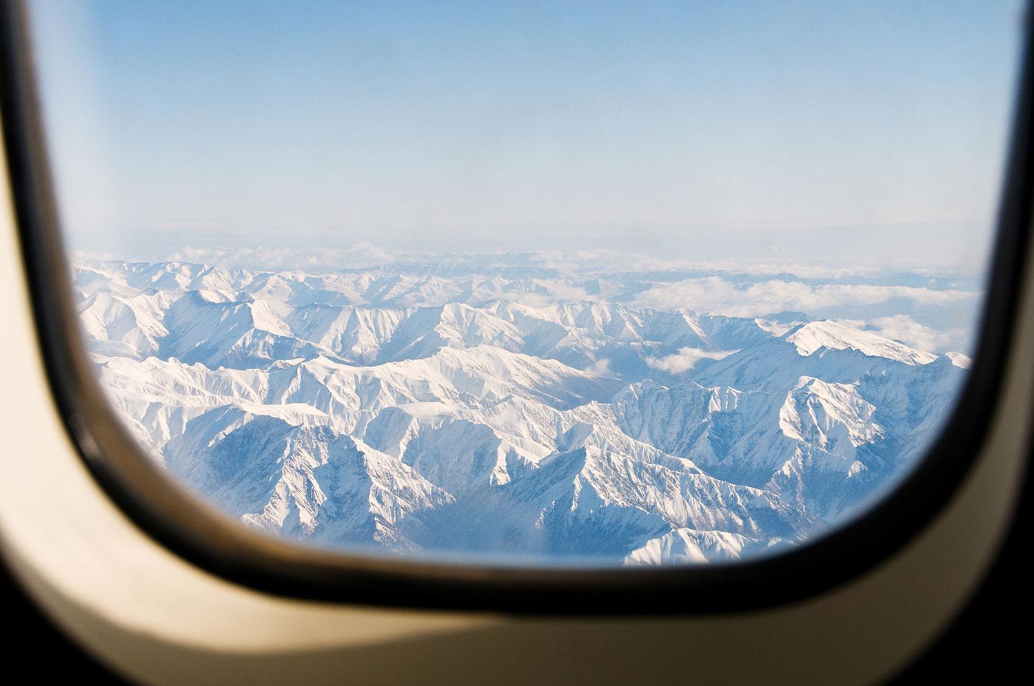 Dags för en tur till Alperna? Kolla om du får betala extra för skidutrustningen innan du bokar flyget.