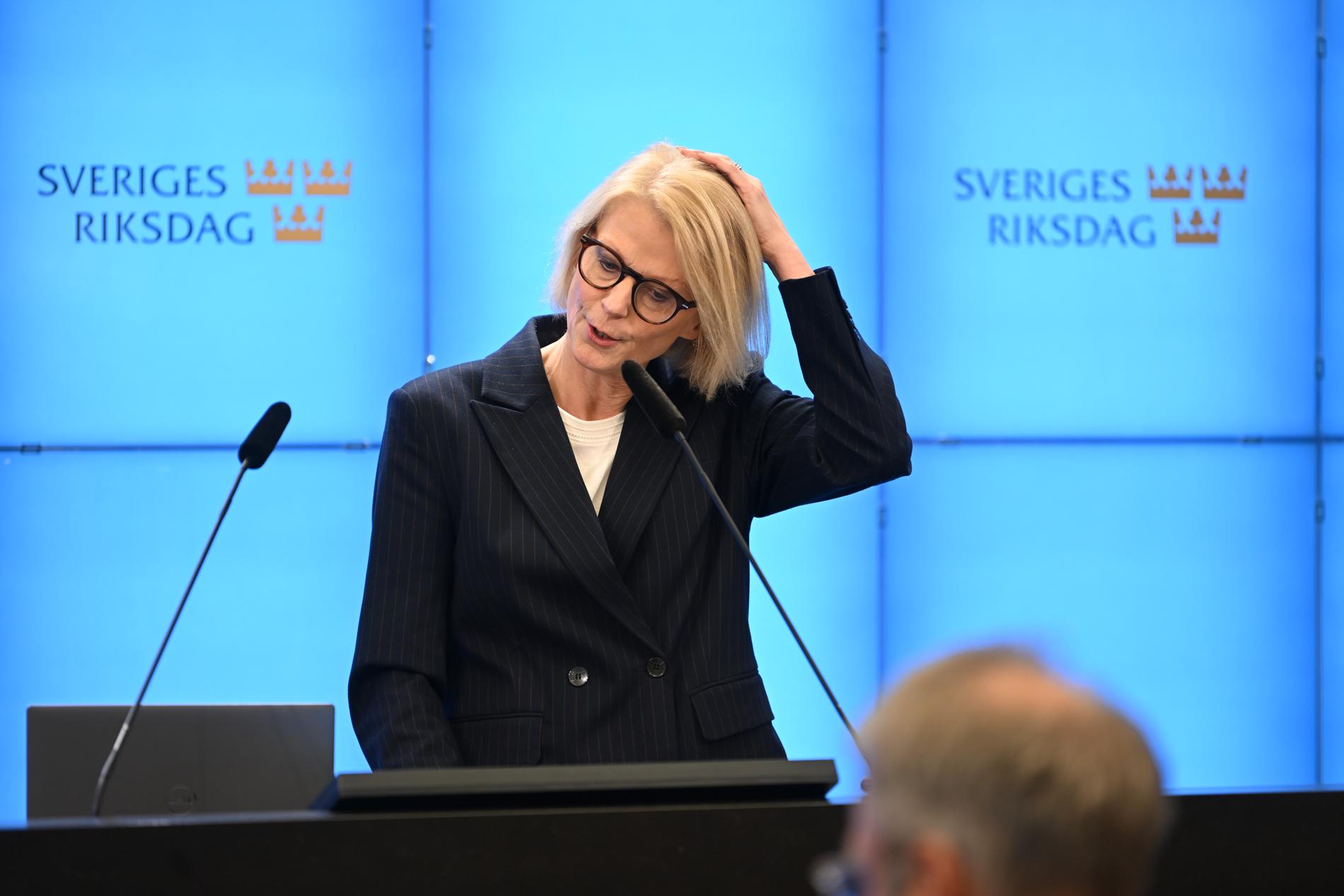Finansminister Elisabeth Svantesson (M) verkar ha lovat runt men hållit tunt?