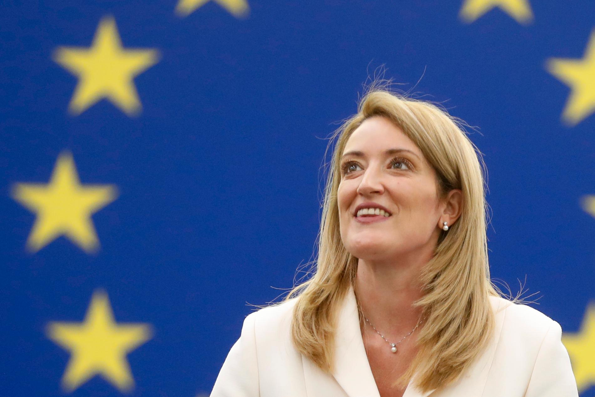 Roberta Metsola från konservativa Nationalistpartiet på Malta gläds efter att ha valts till talman i EU-parlamentet.