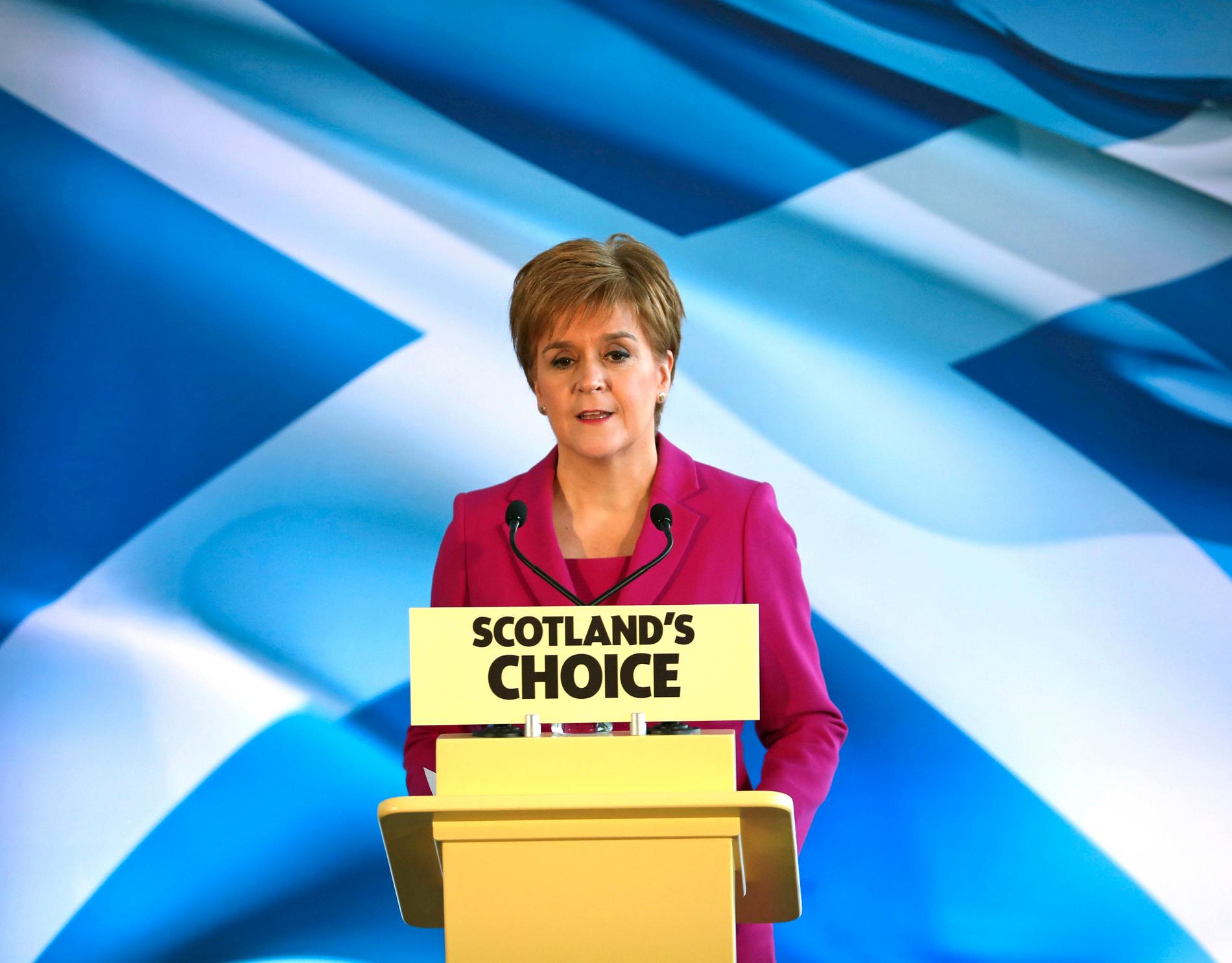 Nationalistpartiet SNPs ledare Nicola Sturgeon under ett tal 2019.