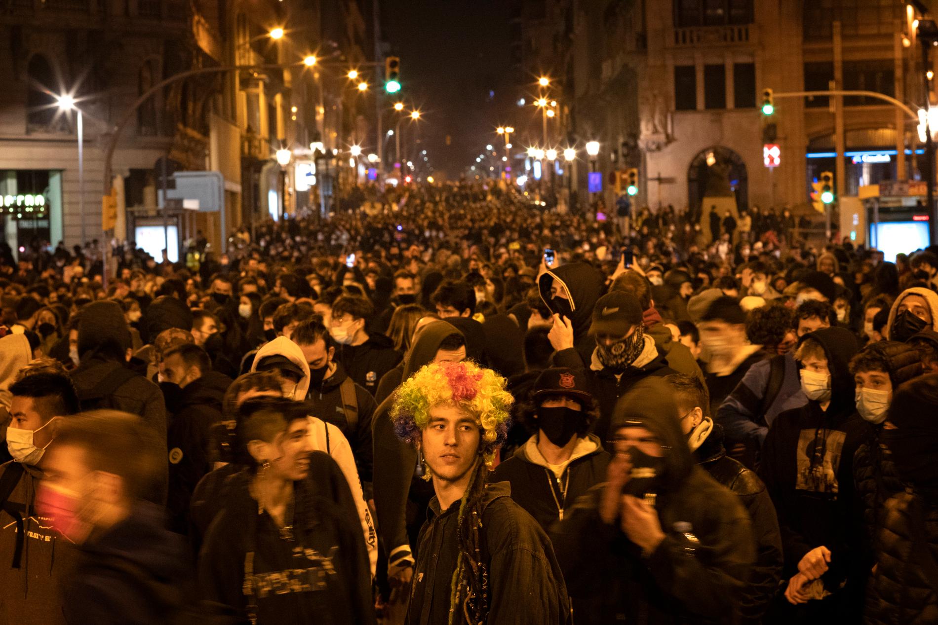 Stor demonstration mot fängslandet av rapparen i Barcelona fredagen den 19 februari.