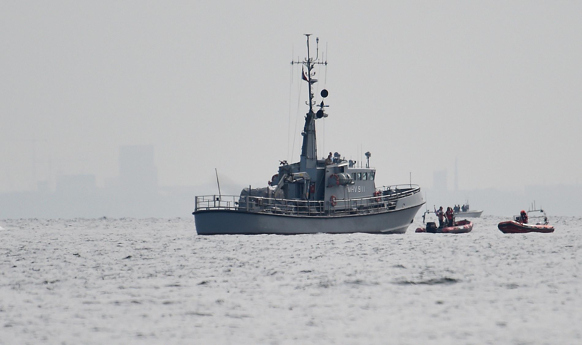 Danskt räddningspådrag letar efter den sjunkna ubåten U3 Nautilus vid Middelgrundsfortet.
