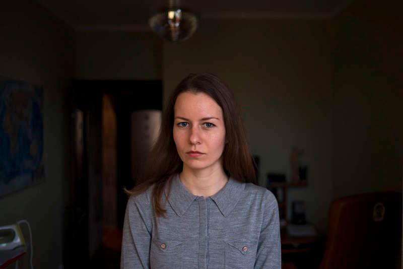Nastia Maksimova har fått nog och tänker lämna Krim för gott. Men hon känner sig inte välkommen i Ukraina längre.