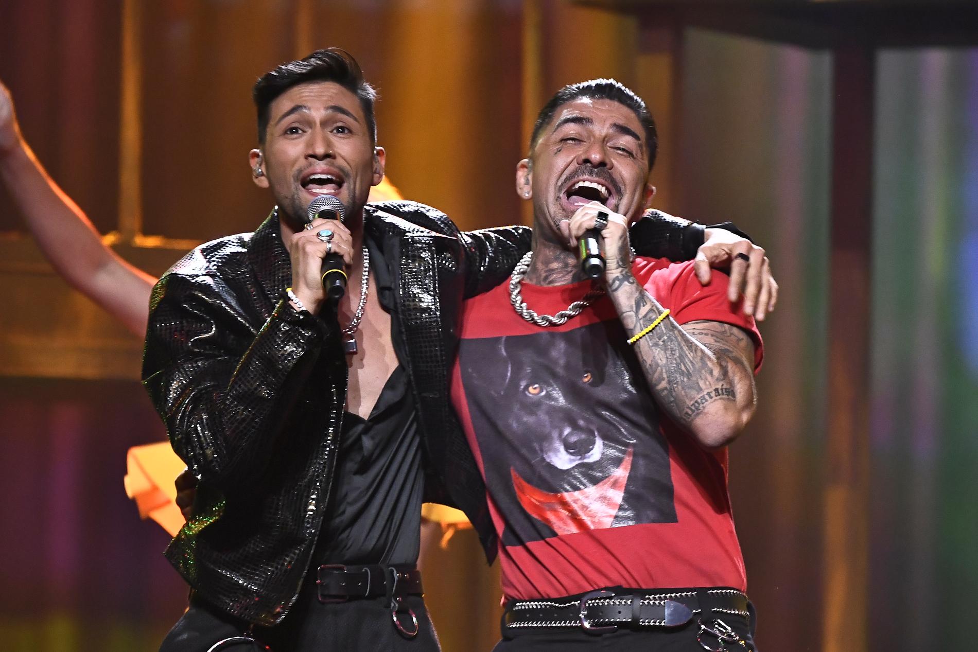 Mendez och Alvaro Estrella framför sitt bidrag "Vamos amigos". Det blir en andra chans för duon.