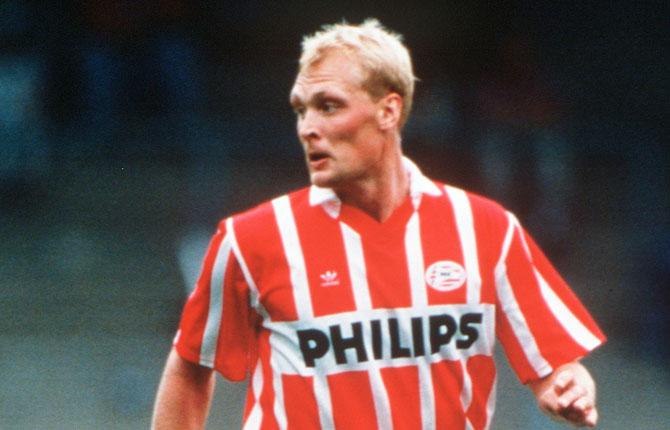 Efter Belgien blev det Holland och en kort sejour i PSV Eindhoven, 1993-1994.