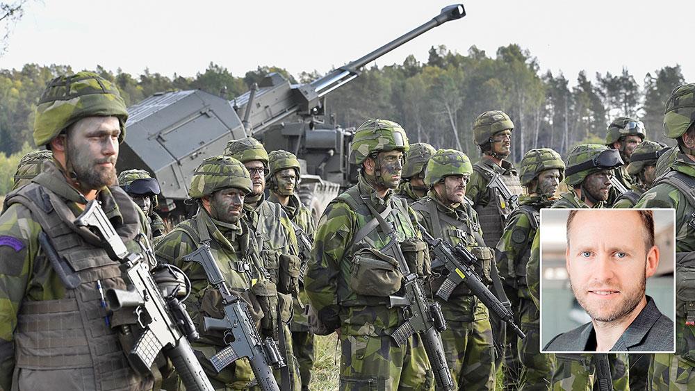 För att försvara, fördröja och fixera en fiende borde tre så kallade lätta brigader sättas upp med placering i de strategiska områdena Skåne, Mälardalen och Norrland, skriver Sebastian Merlöv (S).