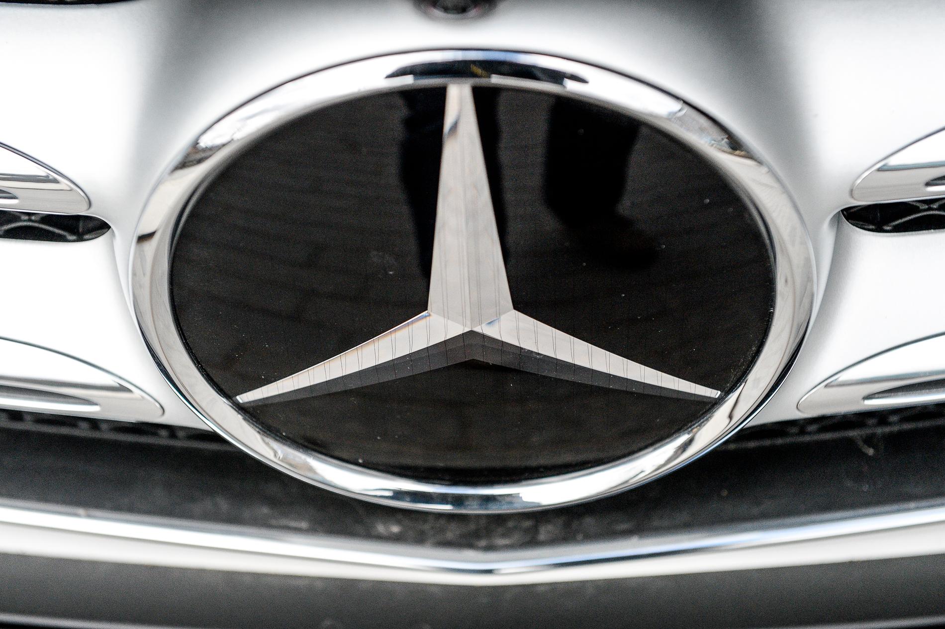 Mercedes-Benz återkallar nära en miljon bilar. Arkivbild