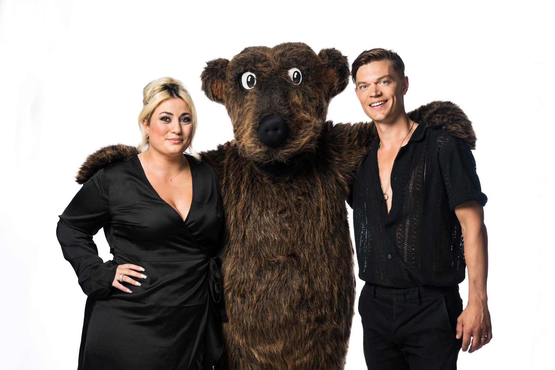 Natalie Demirian och Viktor Norén programleder Rockbjörnen 2023.