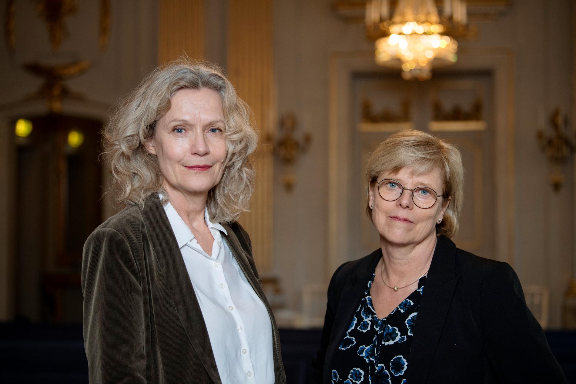 "Det viktigaste är att bidra till ett bra samtal kring den här tidens ödesfråga" säger Åsa Wikforss (till vänster) som tillsammans med Ingrid Carlberg leder Svenska Akademiens konferens om yttrandefrihet, "Thought and truth under pressure" 22 mars.