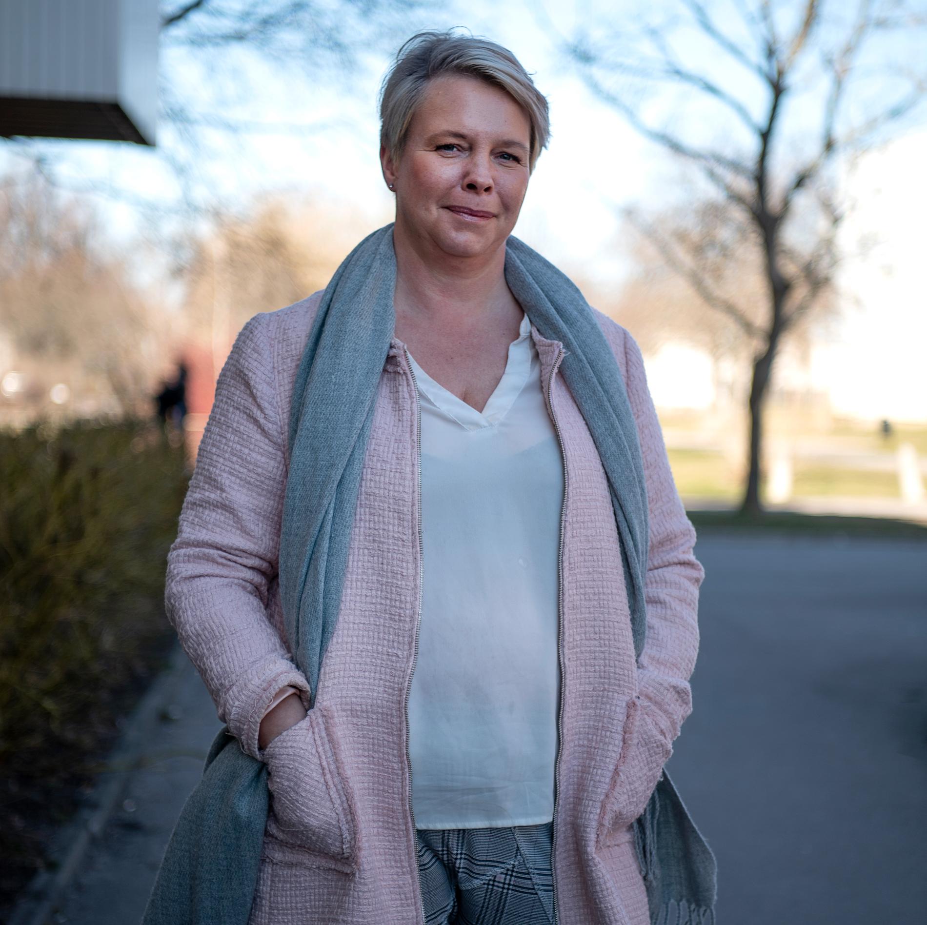 Viktoria Wisén, verksamhetschef för UngPuls kulturscener och ungdom i Linköping, tror att relationen mellan polis och unga i området fått sig en rejäl törn i och med helgens händelser.