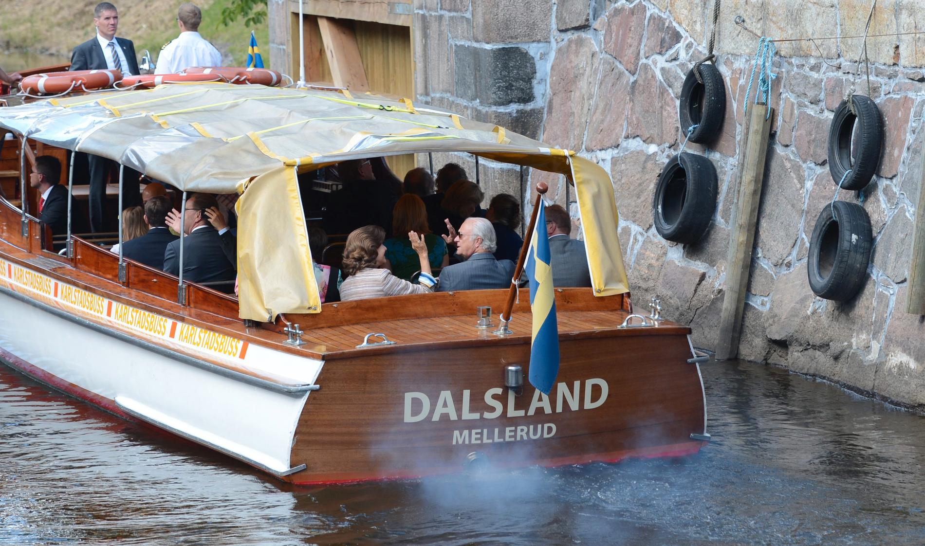 Så här såg det ut när kungen och drottningen provåkte båtbussen Dalsland i augusti 2013 i samband med kungens jubileumsår.