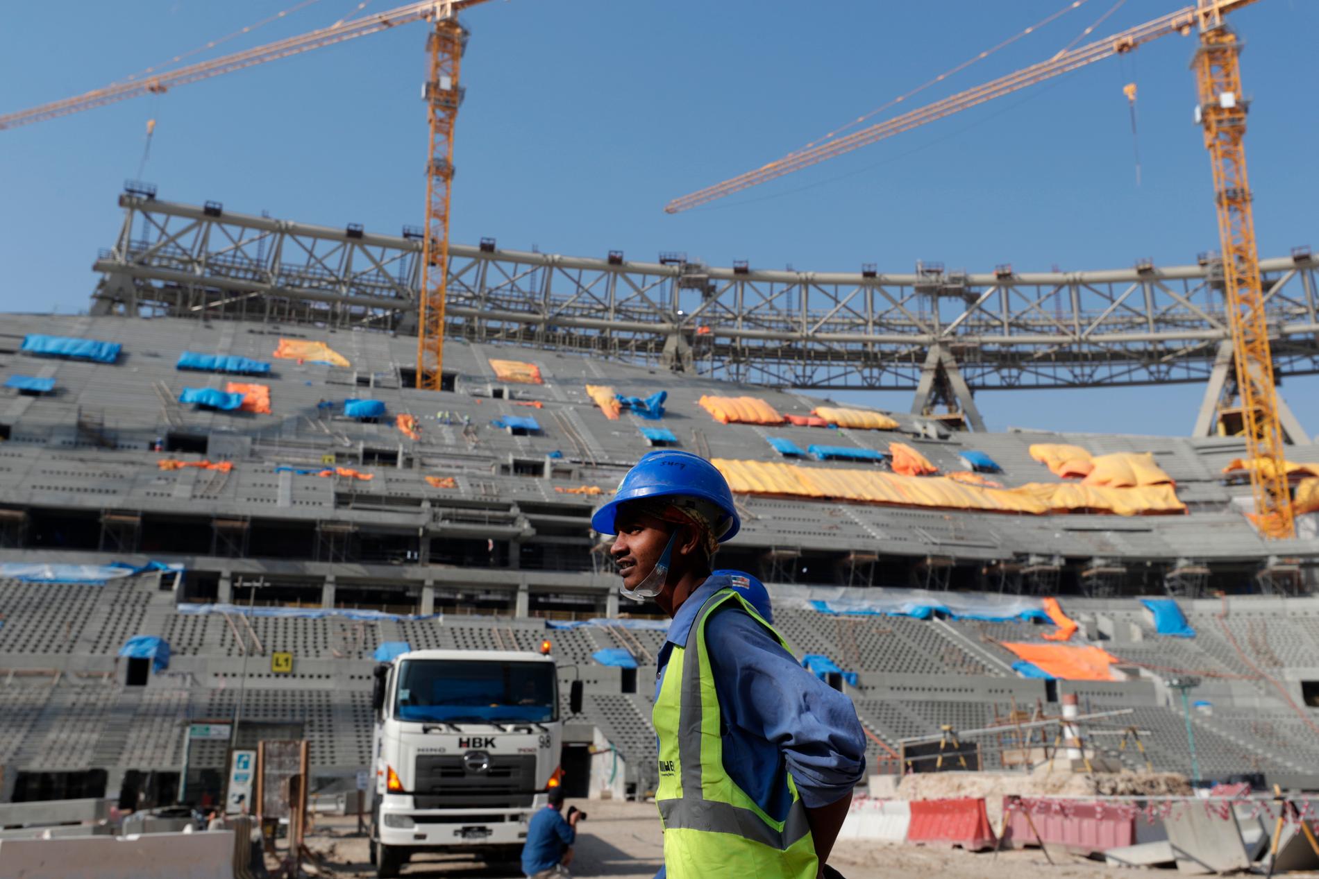 Över 6 500 gästarbetare har hittills mist livet i Qatars byggnadsprojekt inför VM-slutspelet nästa år. Arkivbild.