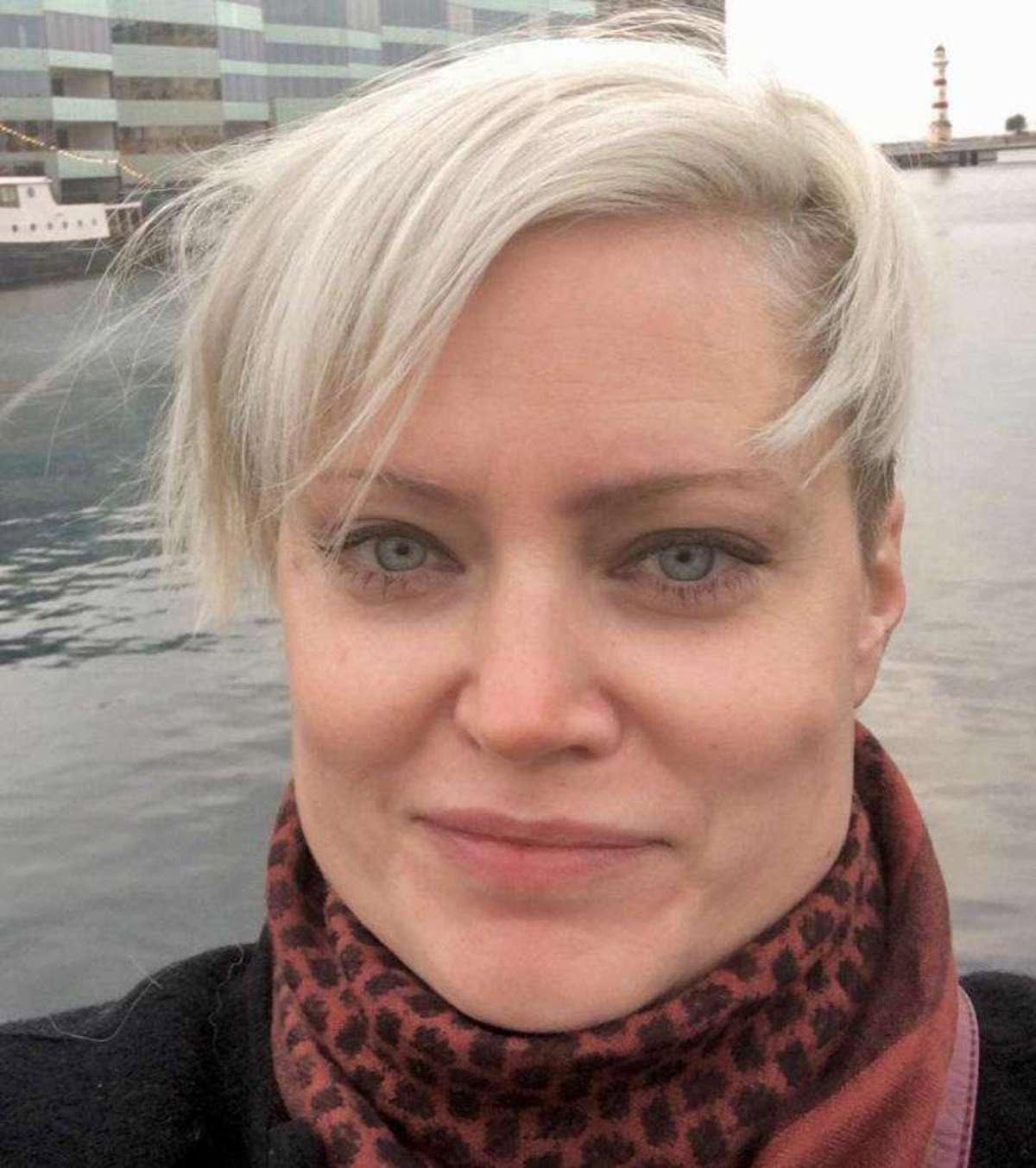Frida Holmgren anklagade tidigare partiledaren Lars Ohly för sexuella trakasserier. 