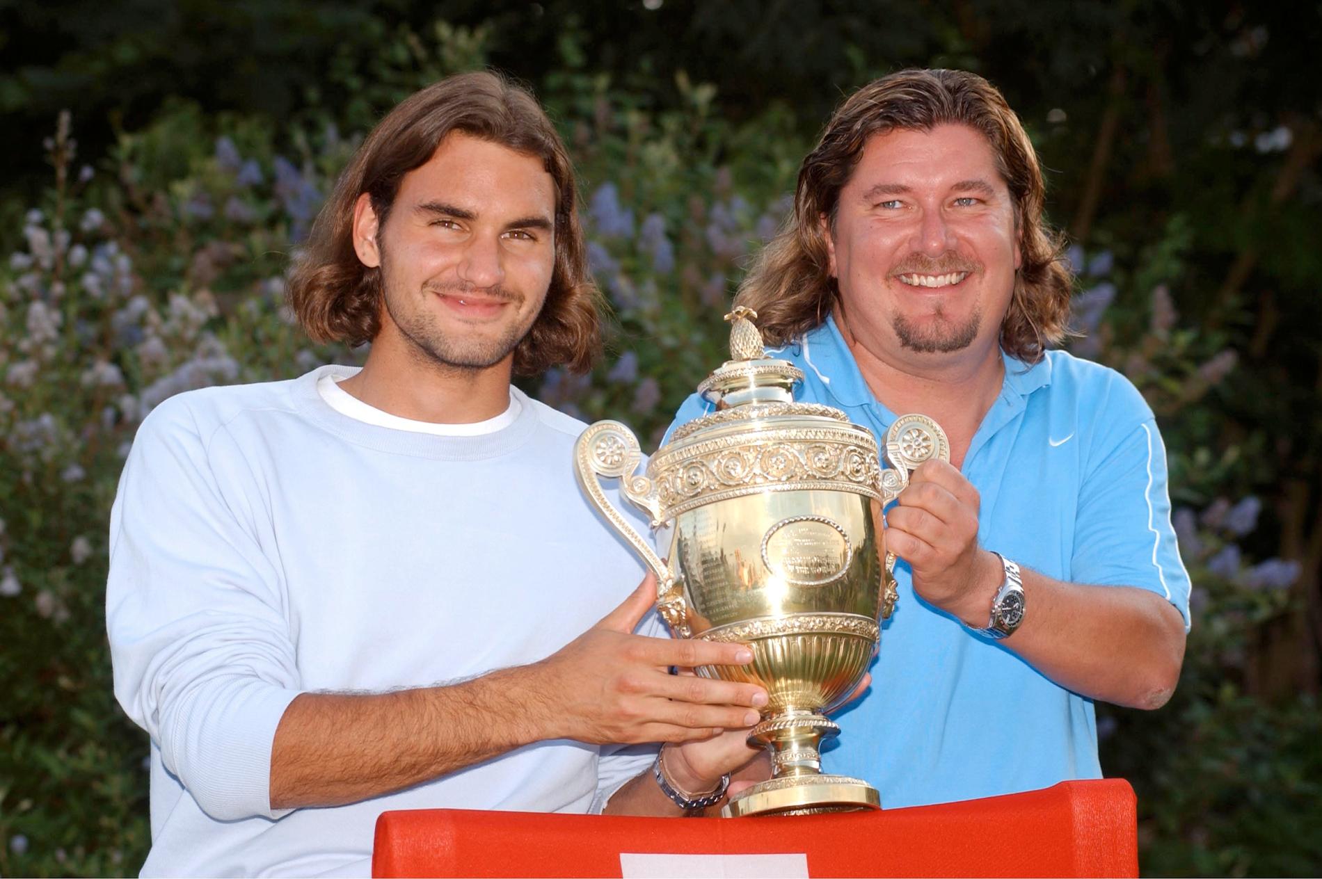 Roger Federer och tränaren Peter Lundgren.  
