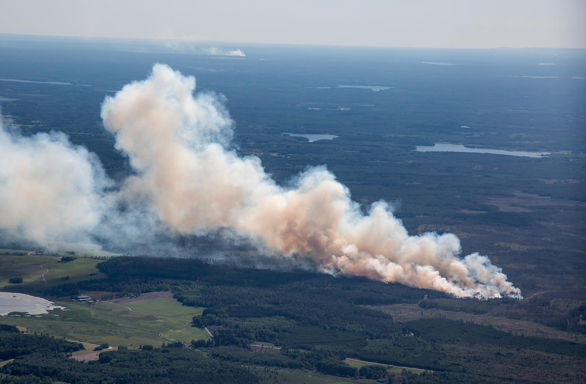 En skogsbrand i Västmanland 2018. Satelliterna kan hjälpa i detektionen av bränder innan de växer sig alltför stora. Arkivbild.